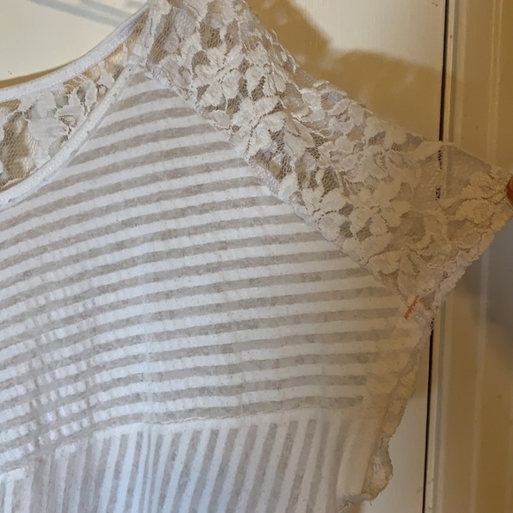 Free People High/Low Lace Top - Picture 3 of 8